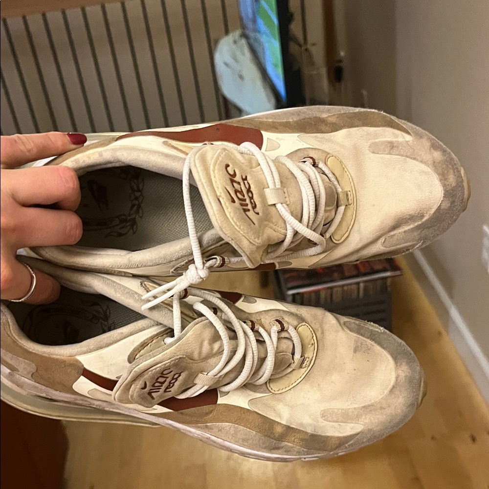 Nike Air Max 98 in Cream and Brown